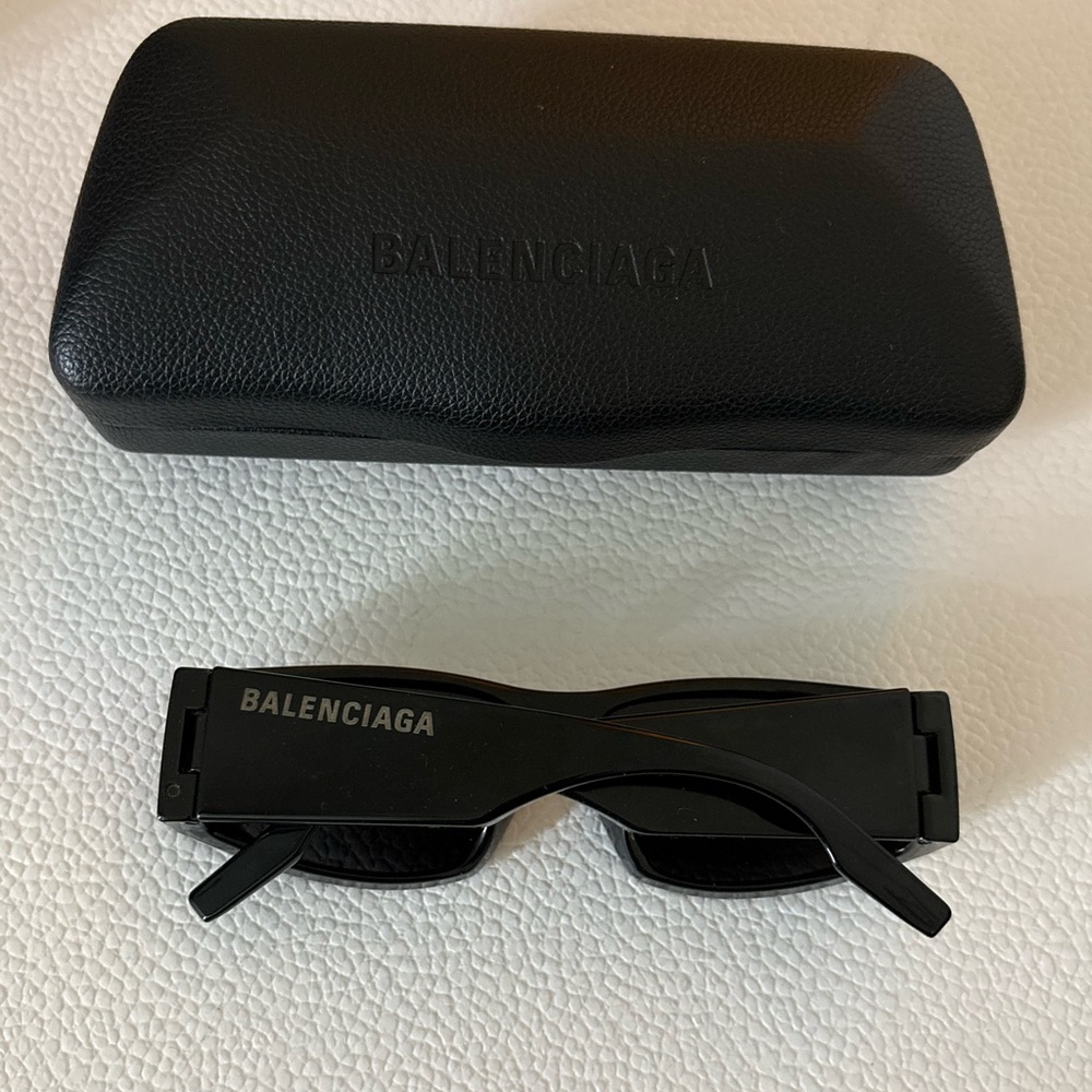 Balenciaga Black Rectangular Sunglasses with Case - Picture 9 of 9